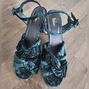 Great condition Boden Twisted Front Green Velvet Platform Shoes - Sz 41
